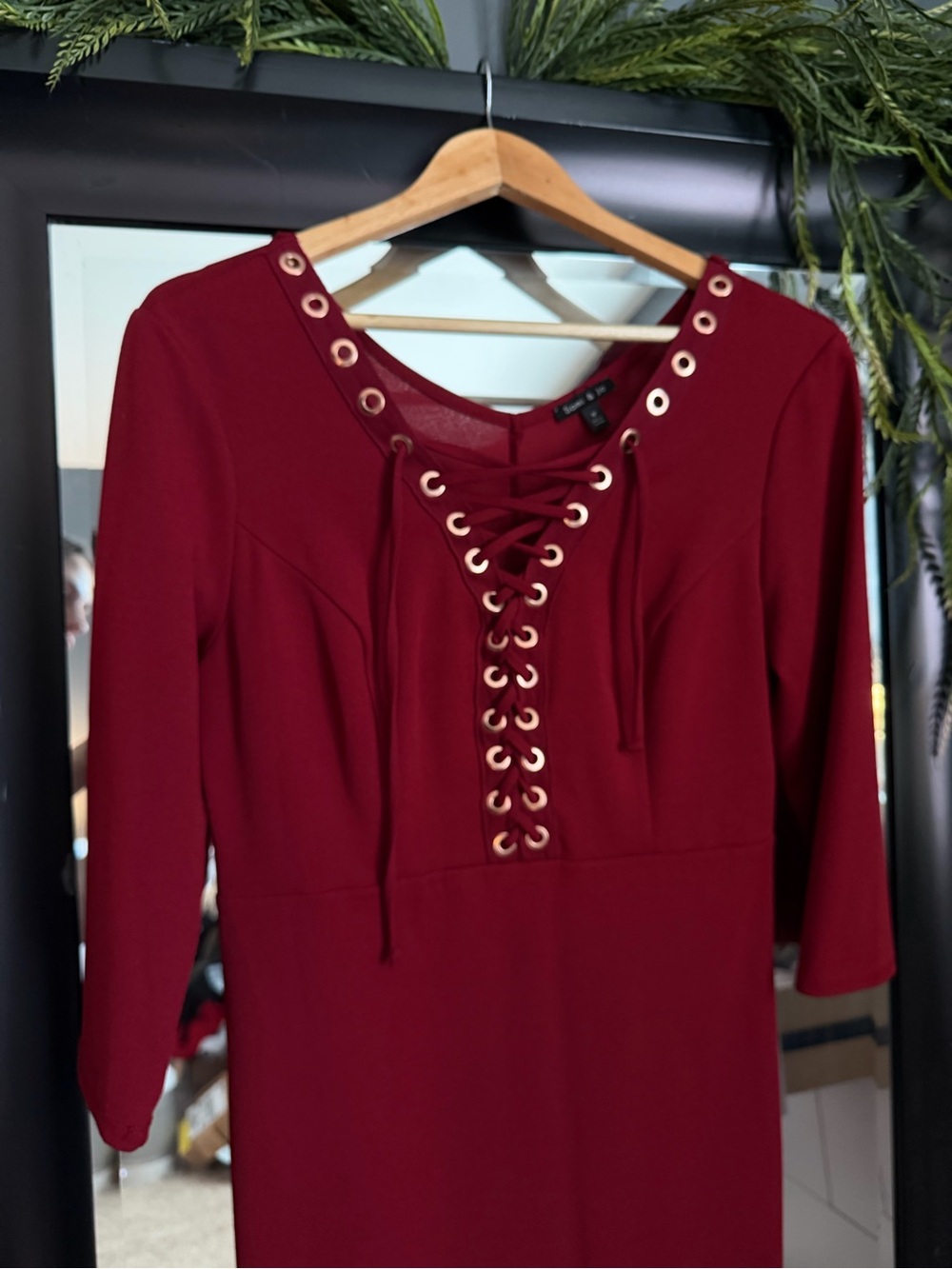 Sami & Jo Burgundy Lace-Up Grommet Sheath Midi Dress Size M - Picture 2 of 14